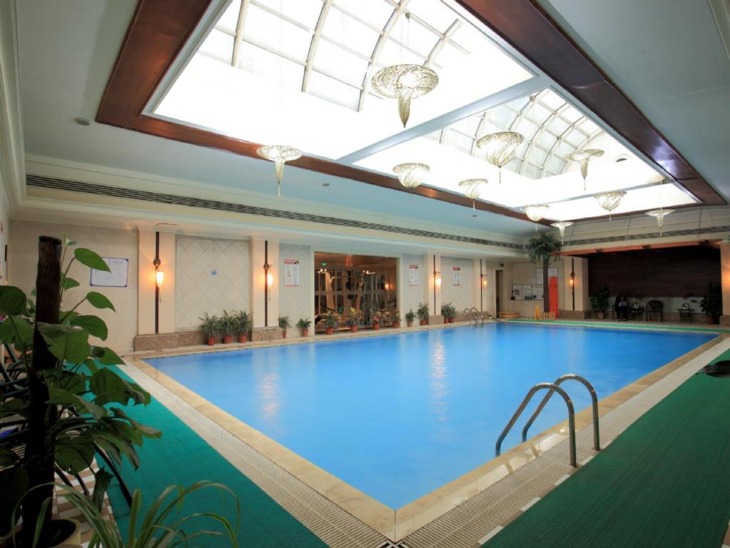 Beijing King Wing Hot Spring Hotel Экстерьер фото
