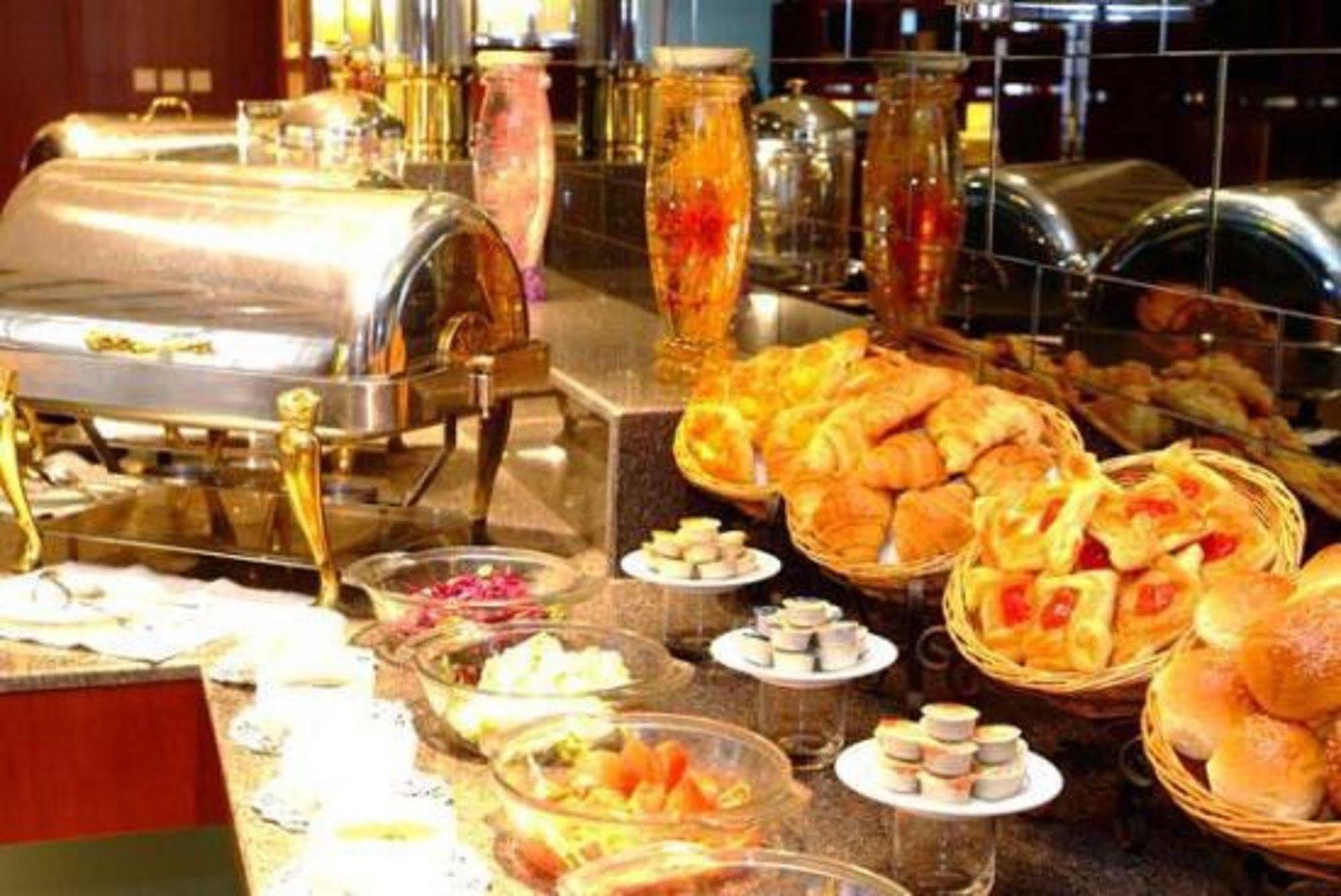 Beijing King Wing Hot Spring Hotel Экстерьер фото
