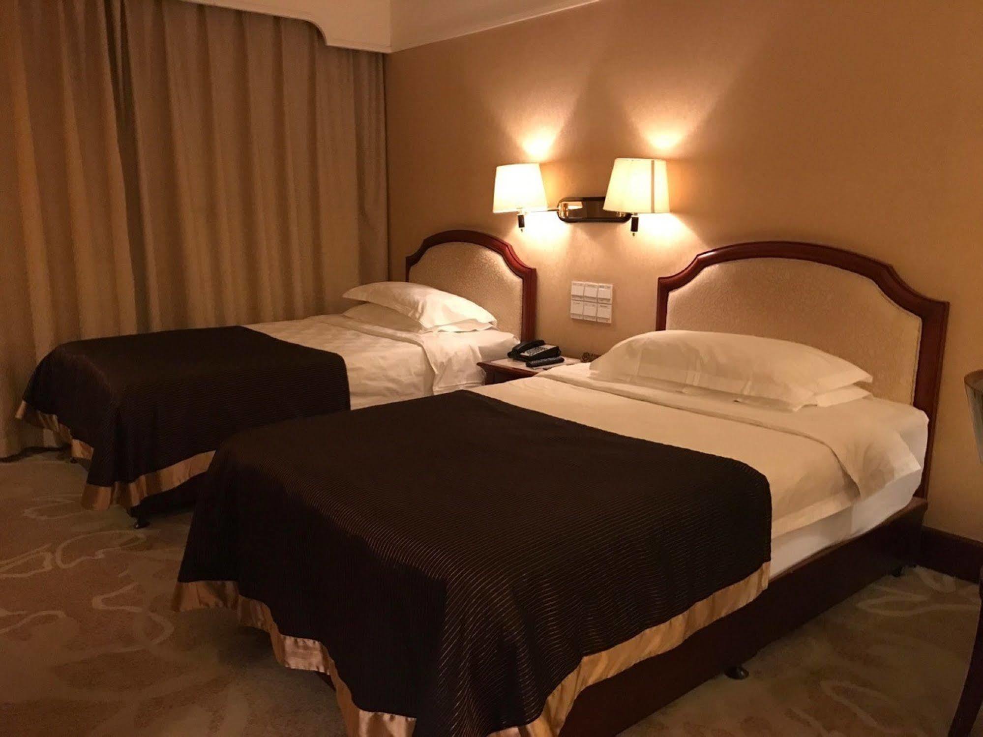 Beijing King Wing Hot Spring Hotel Экстерьер фото