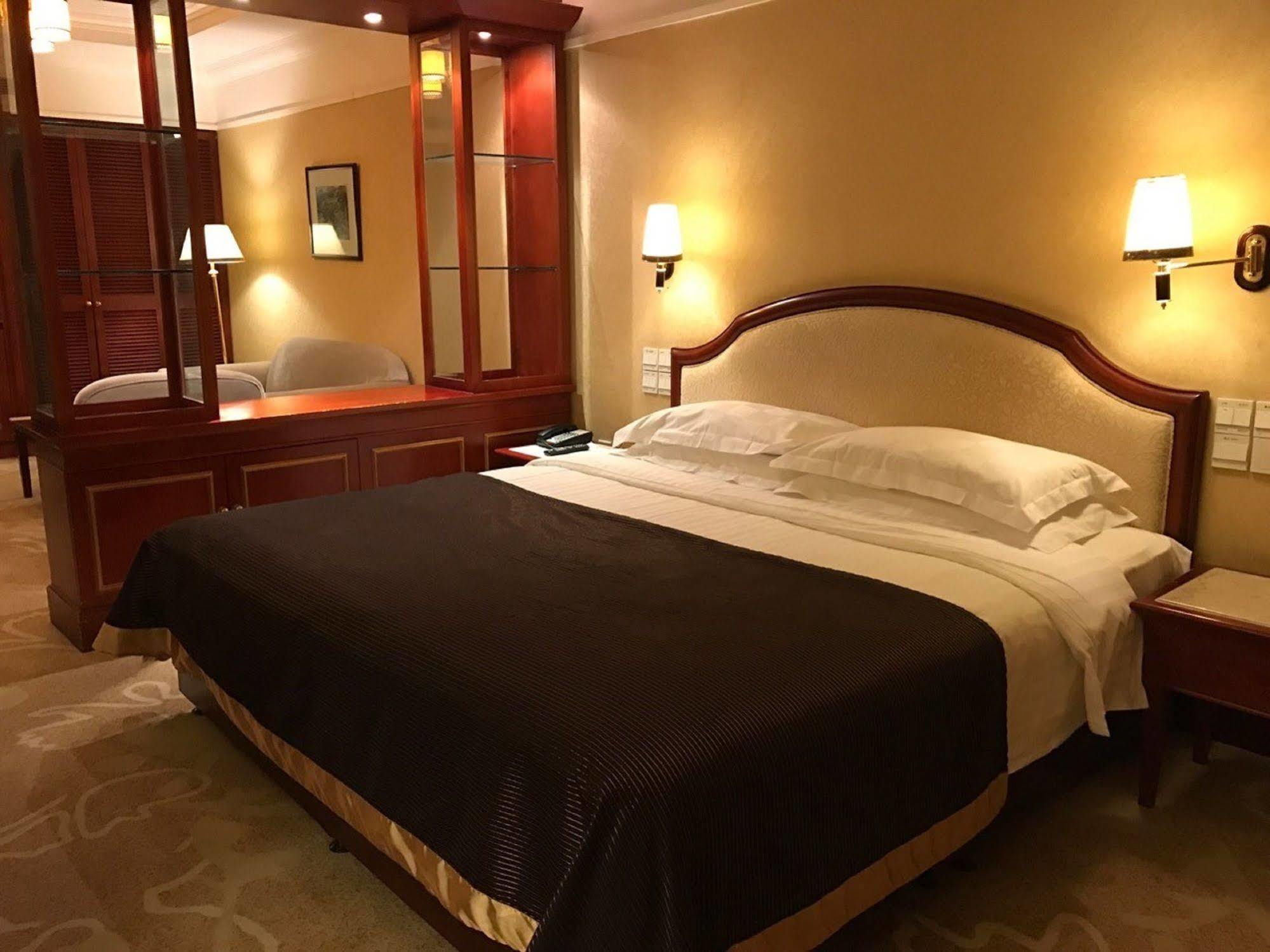 Beijing King Wing Hot Spring Hotel Экстерьер фото
