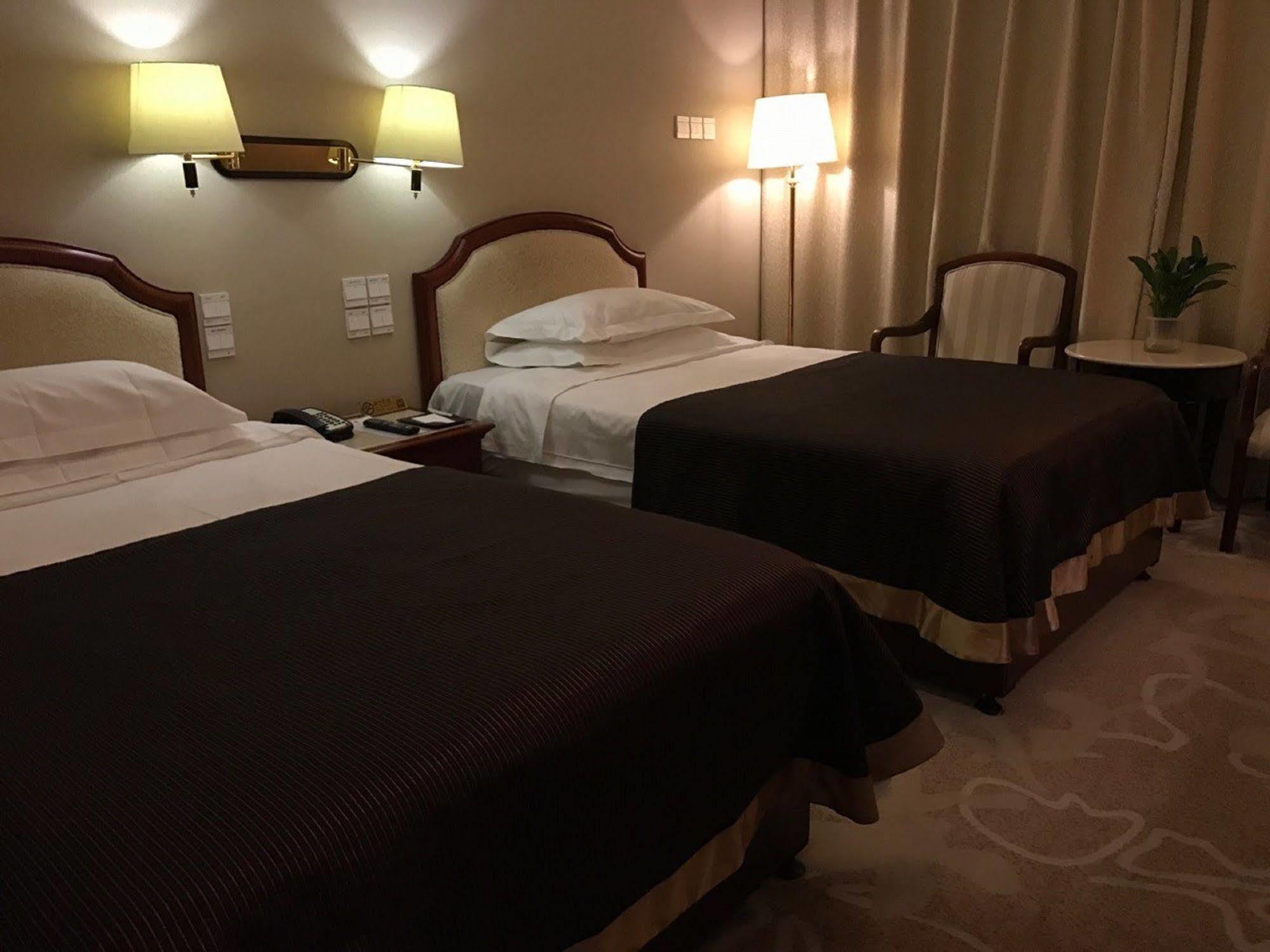 Beijing King Wing Hot Spring Hotel Экстерьер фото