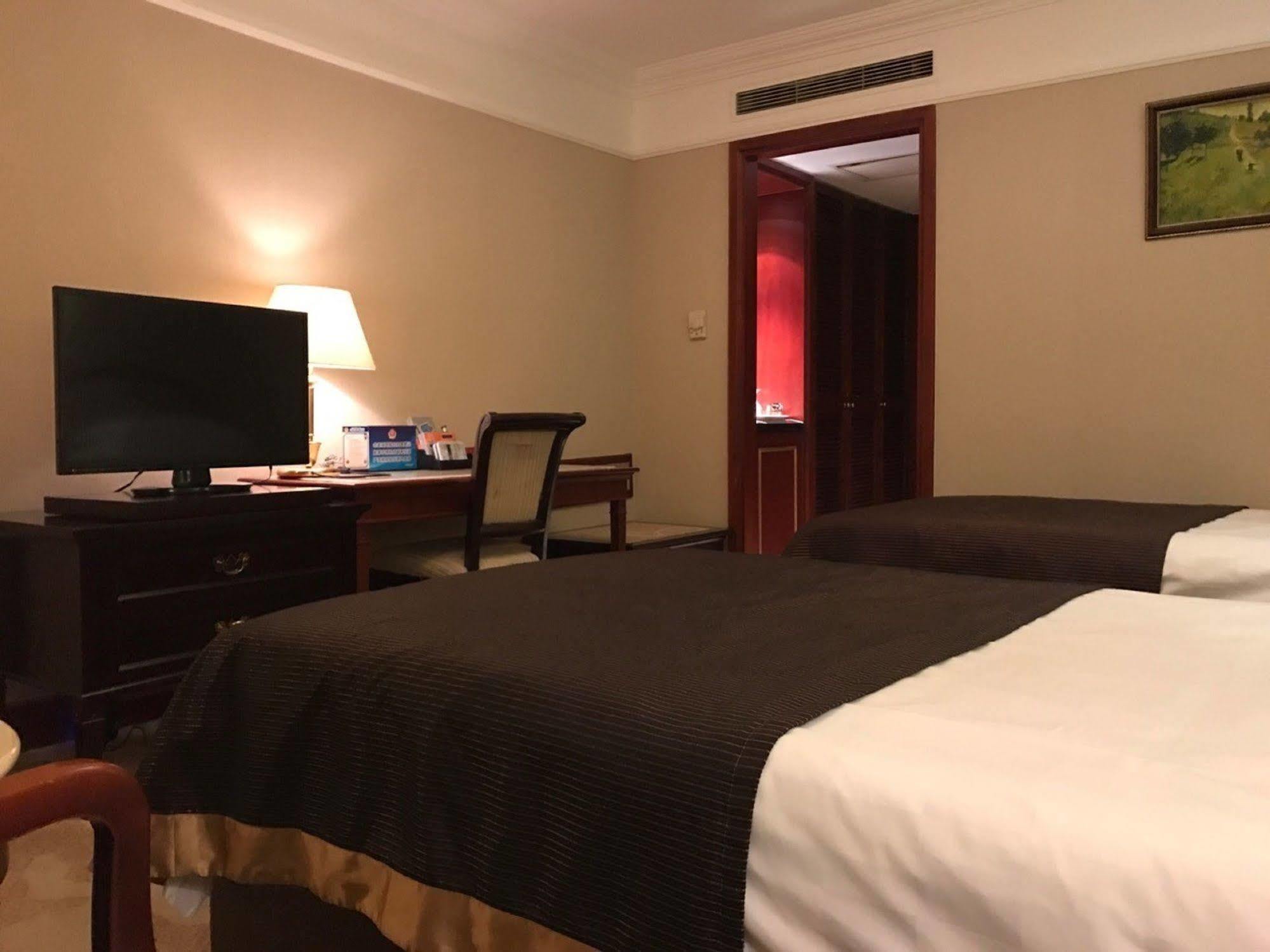 Beijing King Wing Hot Spring Hotel Экстерьер фото