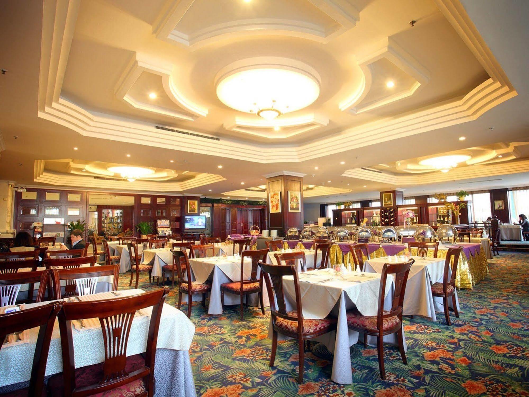 Beijing King Wing Hot Spring Hotel Экстерьер фото